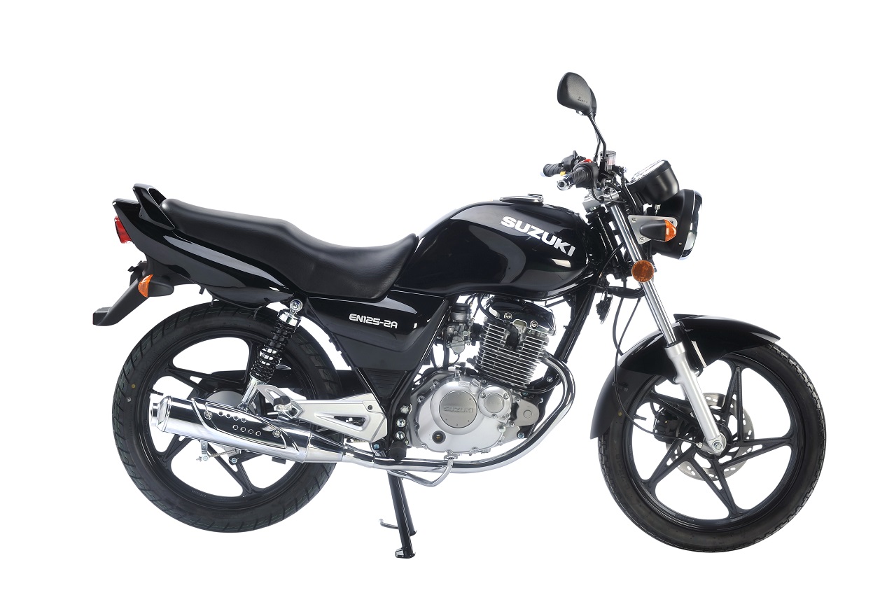 Motos en Panama Suzuki EN125 negra